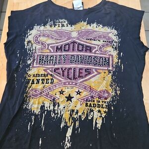 Vintage Harley-Davidson t-shirt.